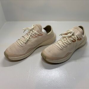 OluKai Women's Kāholo Pearl Blush Athletic Sneakers women’s size 8